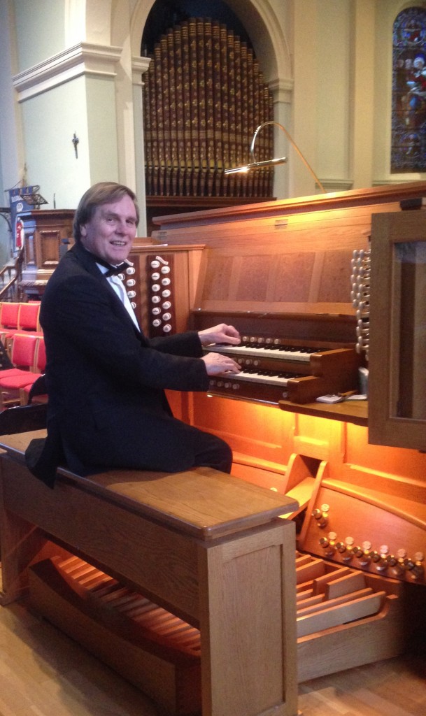 JOHN ON ORGAN 27.3.16 1